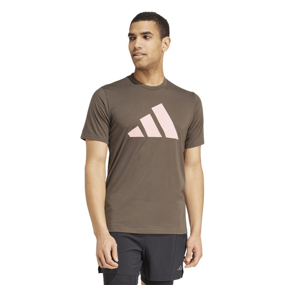 Train Essentials Feelready Logo - Men's Training T-Shirt