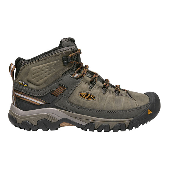 wide hiking boots mens