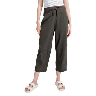 Momentum Cropped - Women's Capri Pants